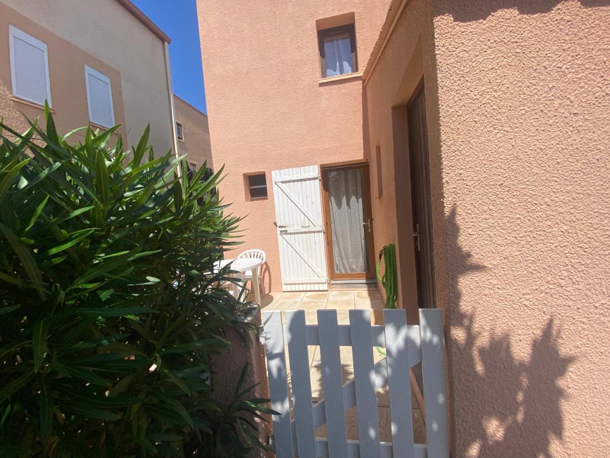 Pavillon 20M De La Plage Des Ayguades Gruissan Exterior foto